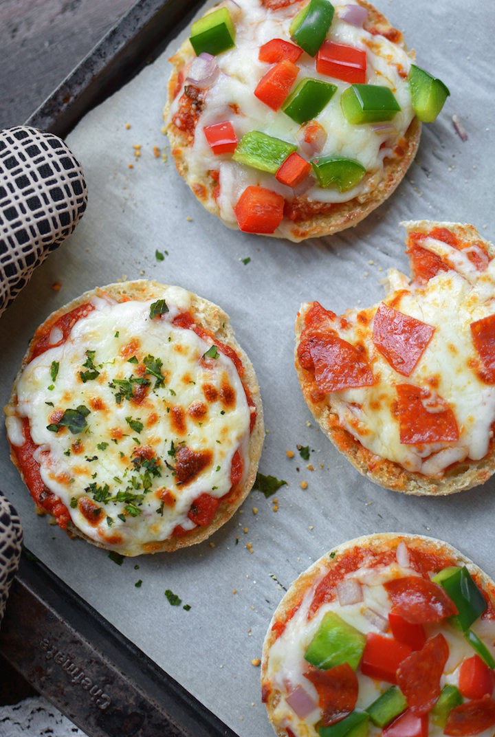 Freezer English Myffin Mini Pizzas - College Meal Prep Ideas