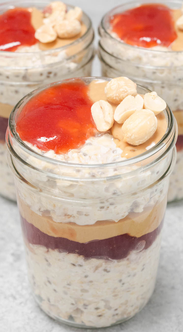 https://ihatemealprep.com/wp-content/uploads/2019/08/peanut_butter_jelly_overnight_oats.jpg