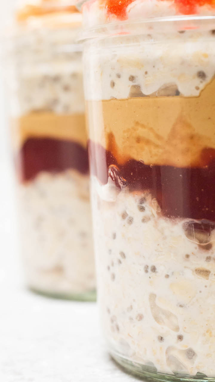 Peanut Butter & Jelly Overnight Oats Meal Prep Recipe