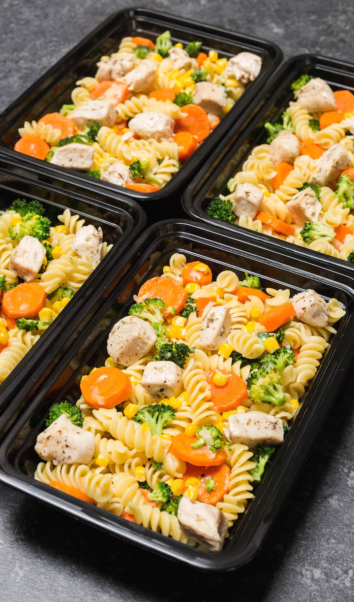 Meal-Prep Garlic Chicken And Veggie Pasta : One Pot Creamy Garlic ...